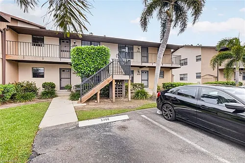 5270 Treetops Dr #J-201 Photo 1