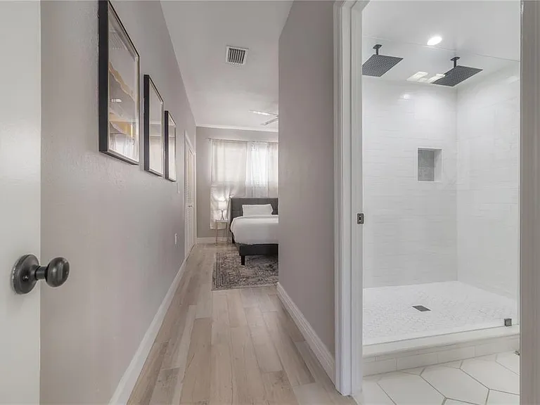 2916 W Collins St — Photo 30
