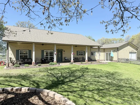 16680 W Jones Rd, Tahlequah, OK 74464