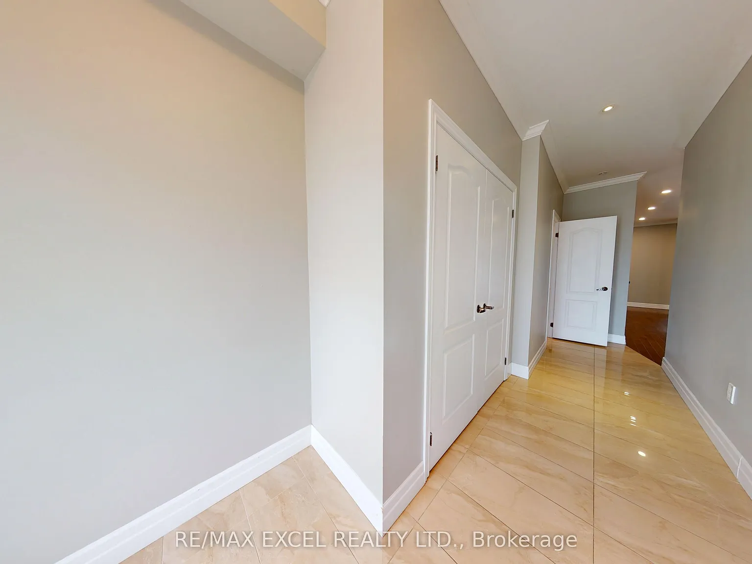 3 bed, $3,900 — Photo 3