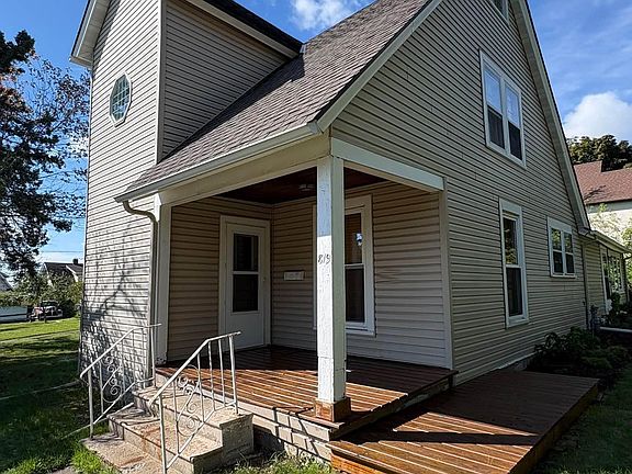 3rd image of 819 N 47th Ave E