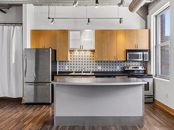 2nd image of 918 3rd St N #309