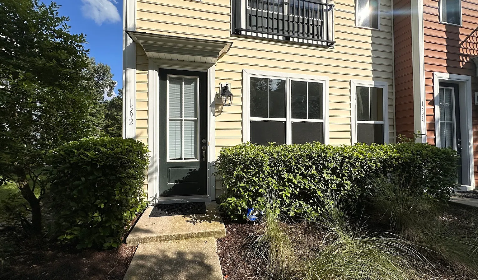1592 Bluewater Way — Photo 2