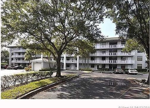 2nd image of 1709 Whitehall Dr APT 202