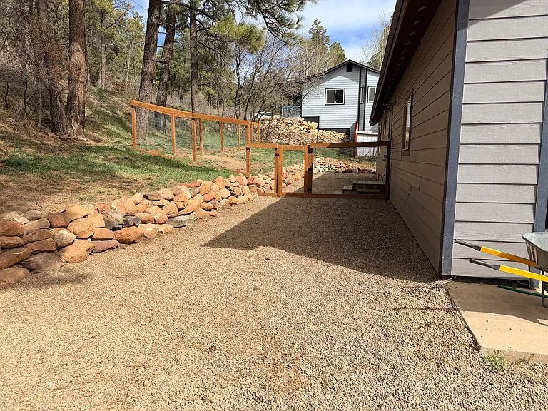 574 Meadowbrook Dr — Photo 11