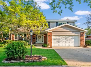 1617 E Dogwood Ln, Mount Prospect, IL
