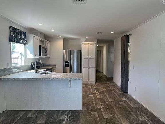 4th image of 189 Hillsborough Dr #419