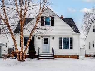 375 E 324th St, Willowick, OH 44095