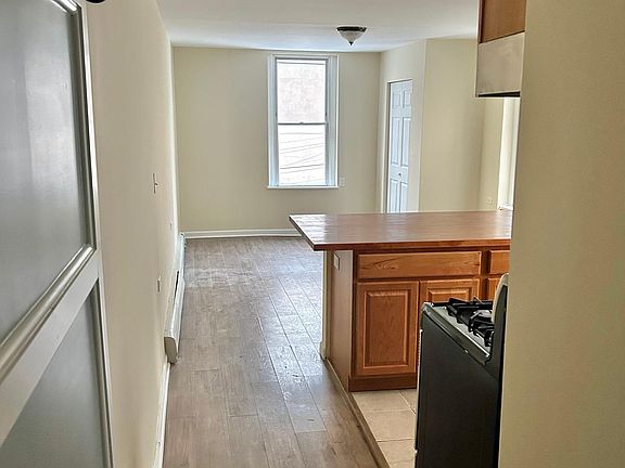 2nd image of 5005 Woodland Ave Floor 2