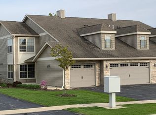 964 Buckingham Dr #964, Sycamore, IL 60178