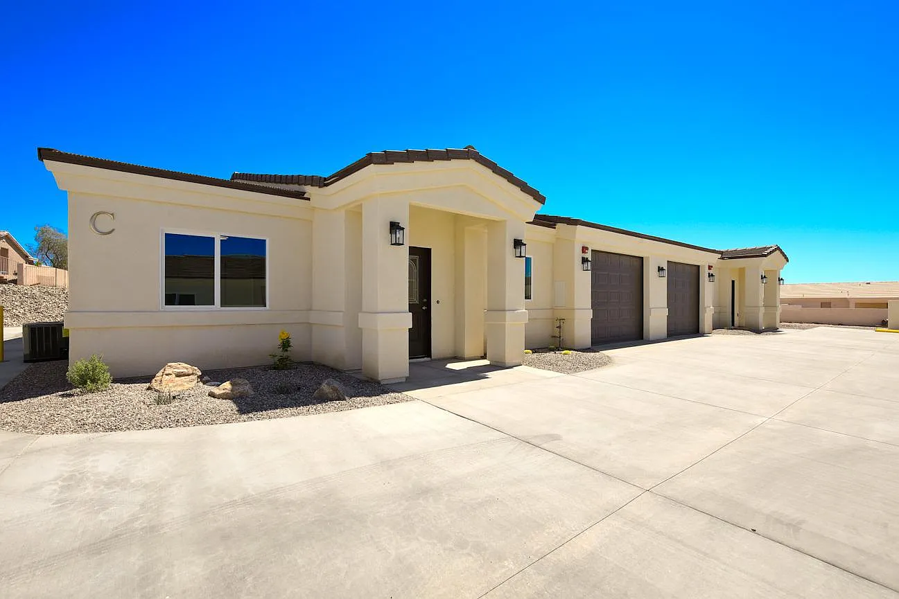 2 bed, 1056 sqft, $1,950 — Photo 1