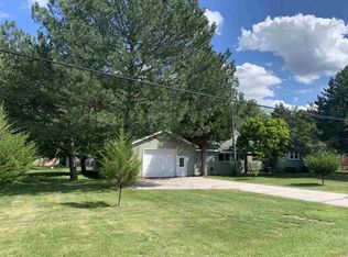 950 S Powell Rd, Essexville, MI