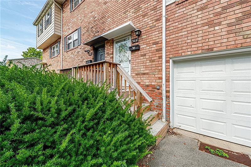 944 Academy Heights Dr, Greensburg, PA 15601 Zillow