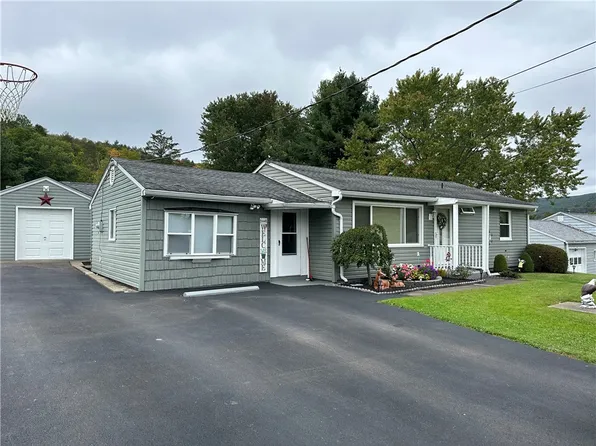 28 Clark Dr, Bradford, PA 16701