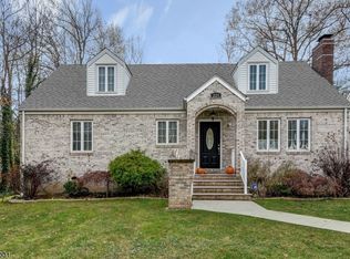 221 Hillside Ave, Springfield, NJ 07081