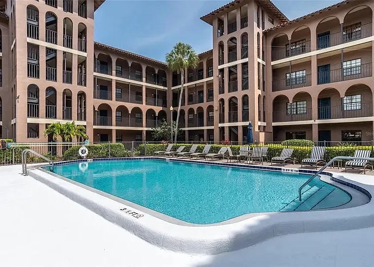 6100 Gulfport Blvd S #317 — Photo 9