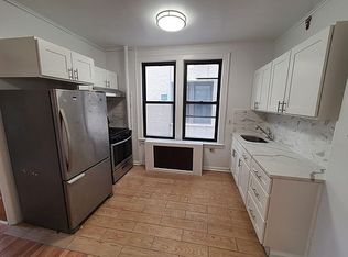 30-24 33rd St #1R, Astoria, NY 11102