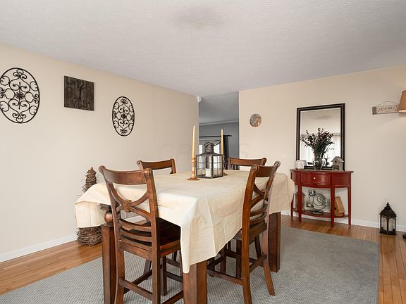 3rd image of 2564 Dolores Dr