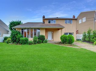 2133 Oliver Way, Merrick, NY 11566