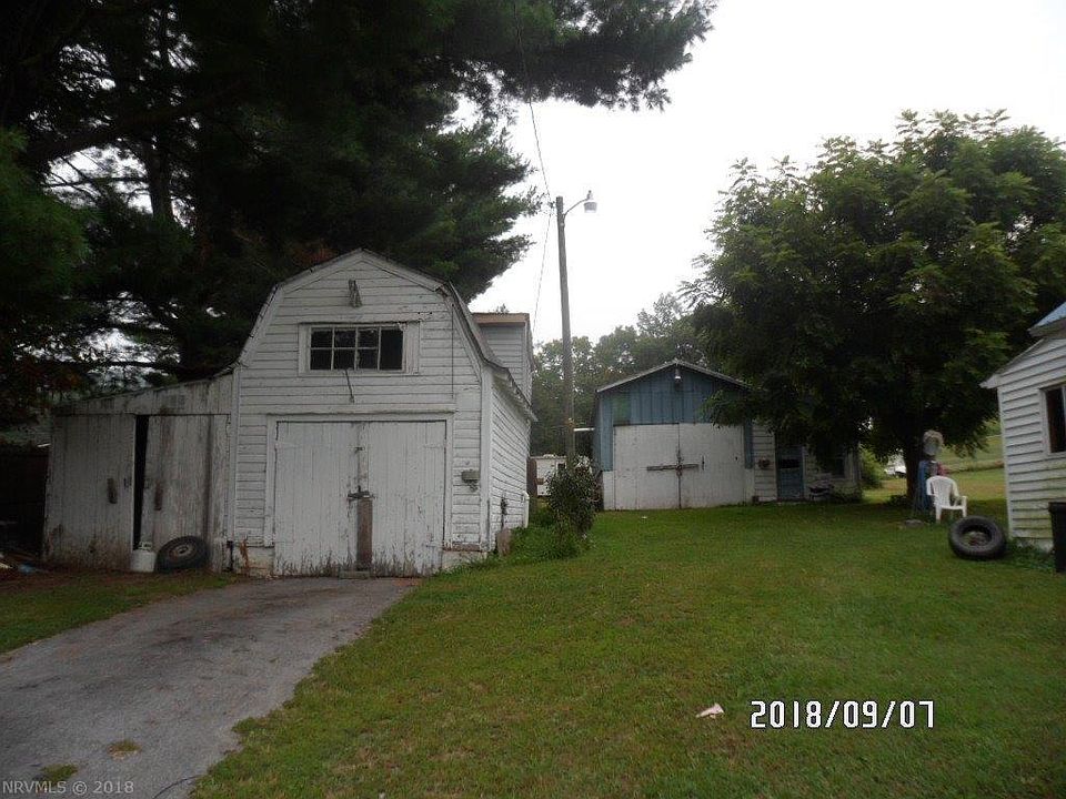 2nd image of 703 Hansbarger Rd