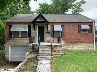 9559 Roslan Pl, Saint Louis, MO 63114