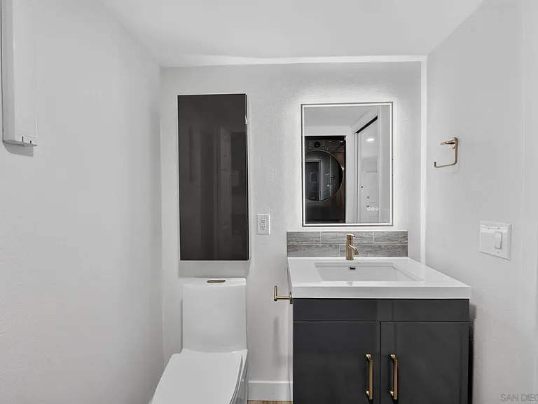 8009 Calle Fanita — Photo 21
