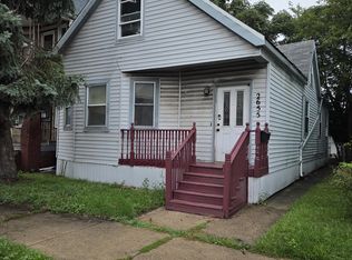 2655 Whalen St, Hamtramck, MI 48212