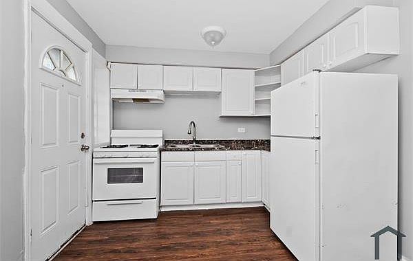 1st image of 102 Memorial Dr APT 13