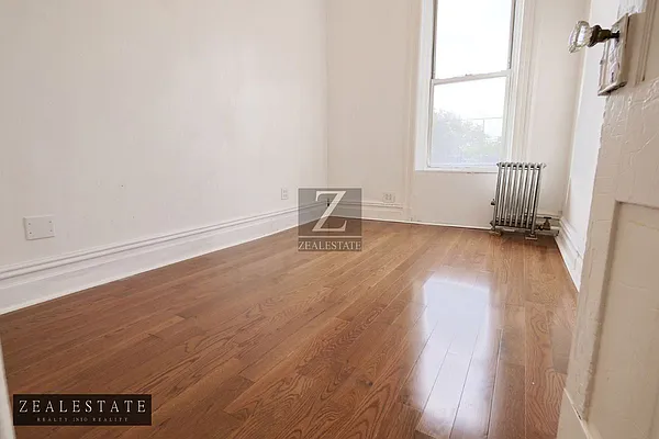 Rented by ZealEstate Group Inc | media 26