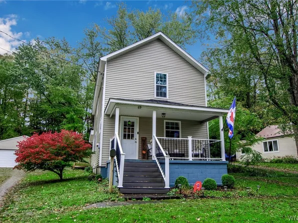 69 Elm St, Springville, NY 14141