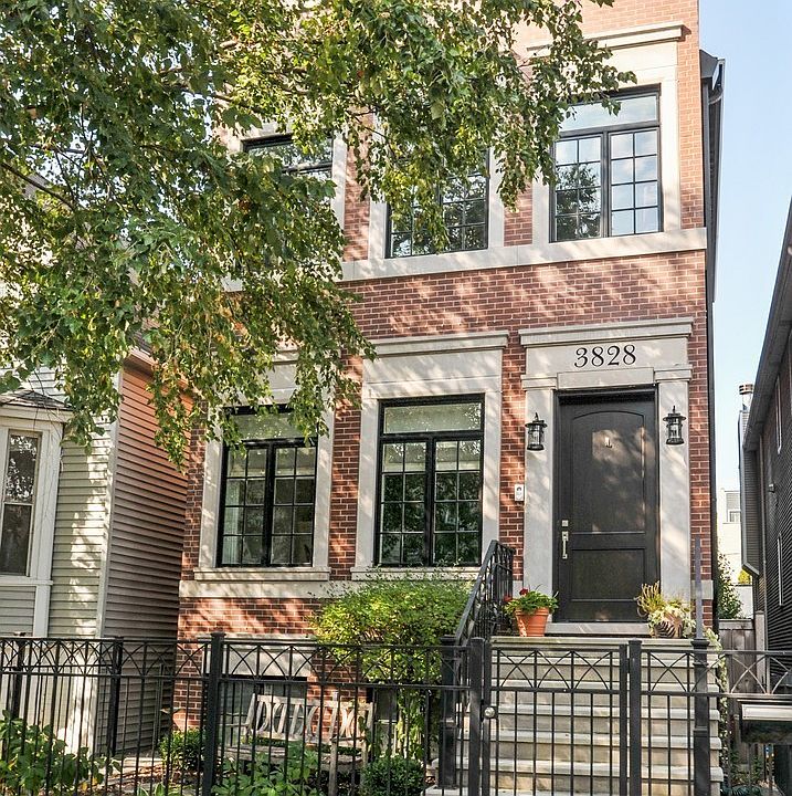 1st image of 3828 N Lakewood Ave #2