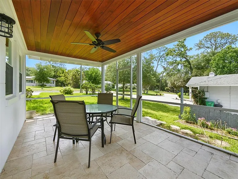 1426 Crestview Dr — Photo 25