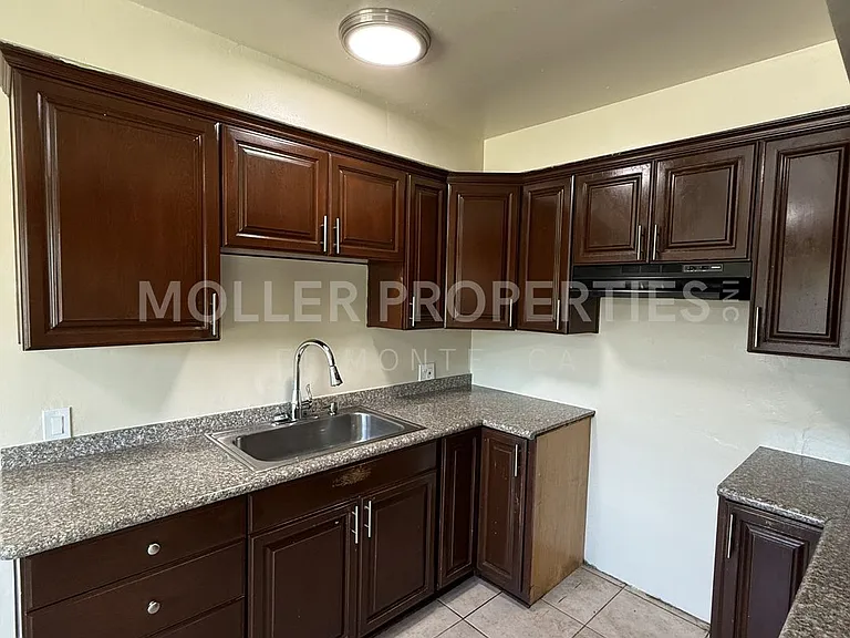 11229 Brockway Ave — Photo 4