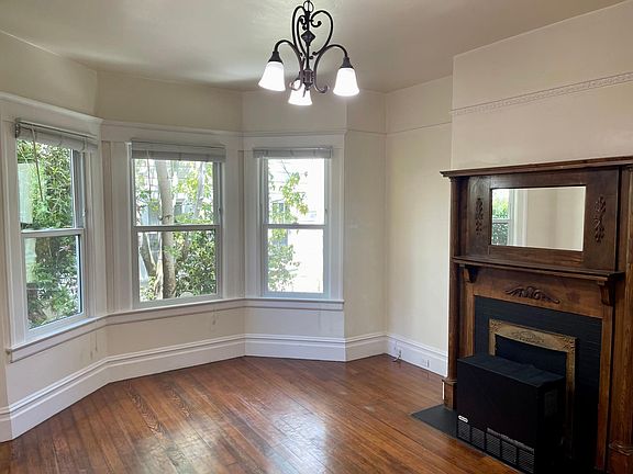 4th image of 1933 Oak St