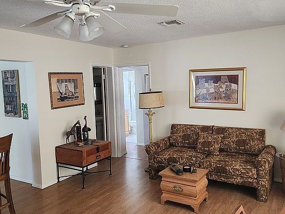 3rd image of 3204 Colony Club Rd APT 6