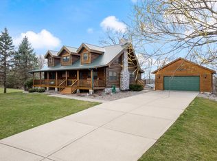 1764 Red Fox Dr, Red Wing, MN 55066