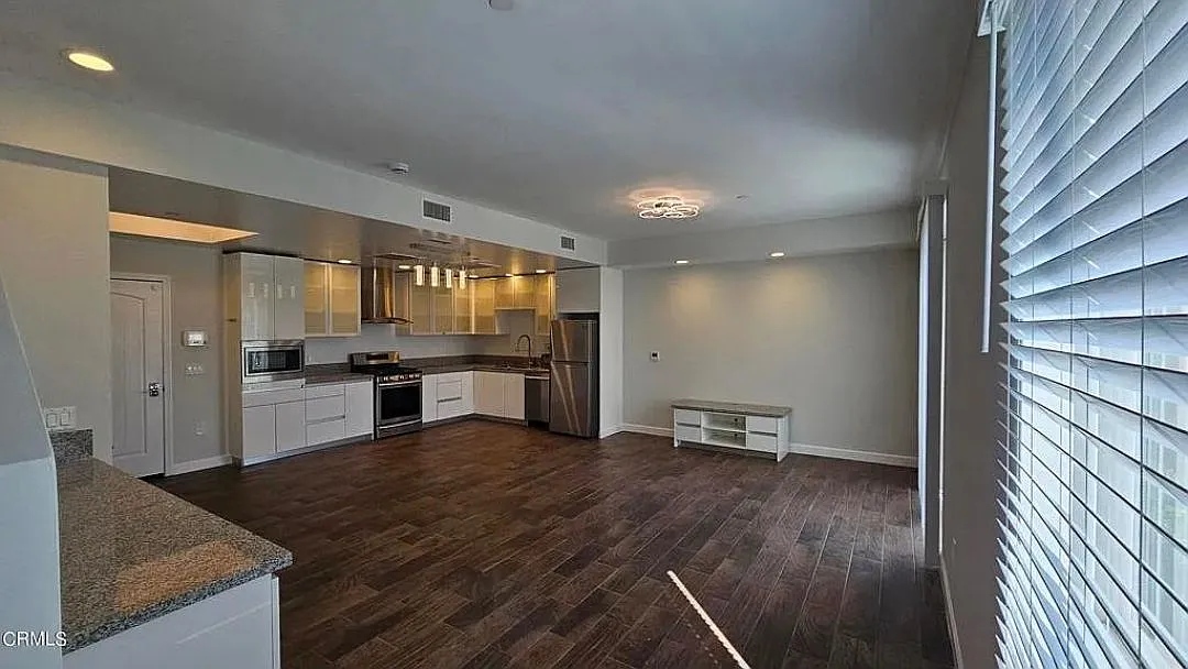 Building Photo - 28 N 3rd St #B214