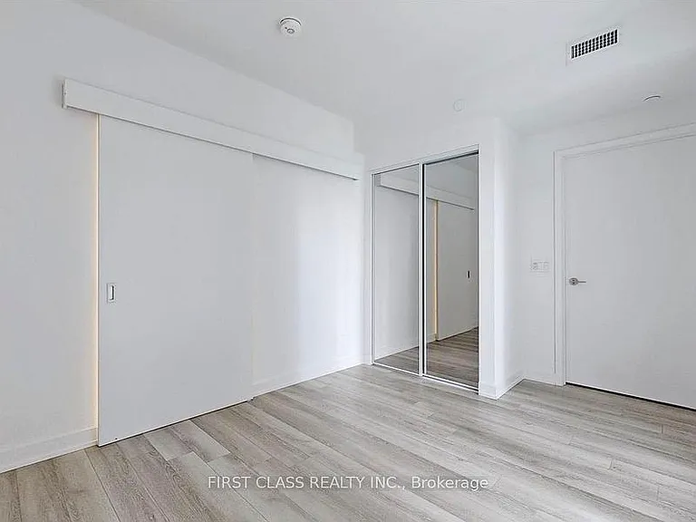 230 Simcoe St #2512 — Photo 15