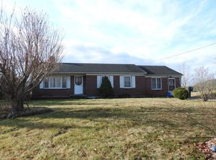 7122 Pipers Gap Rd, Galax, VA 24333