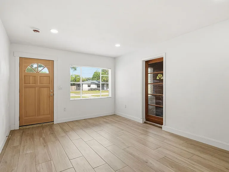 4325 S Coolidge Ave — Photo 4