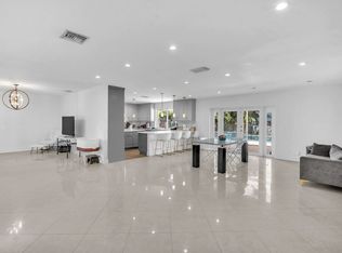 4934 Sarazen Dr, Hollywood, FL 33021