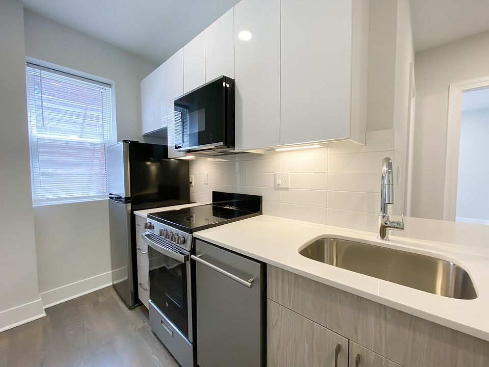 1st image of 151 Park Dr APT 8