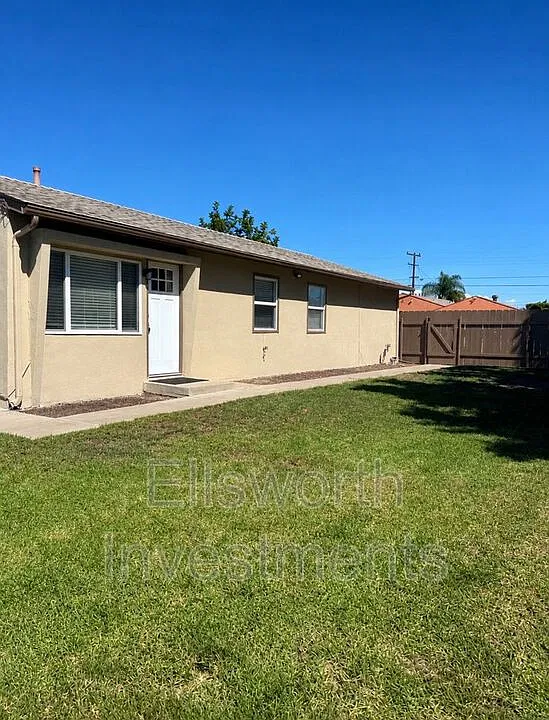 3341 Luna Ave