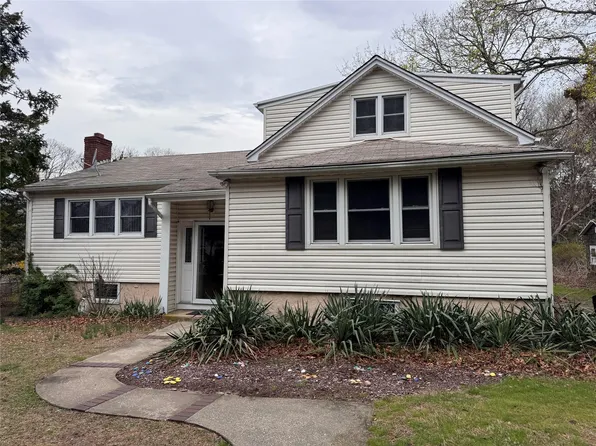 79 Inwood Avenue, Selden, NY 11784