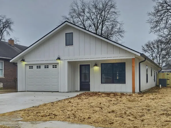 116 Chancellor St, New Franklin, MO 65274