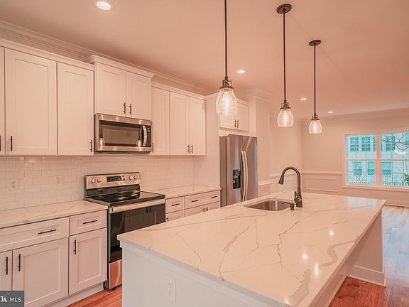 4th image of 58 Boundary Ln