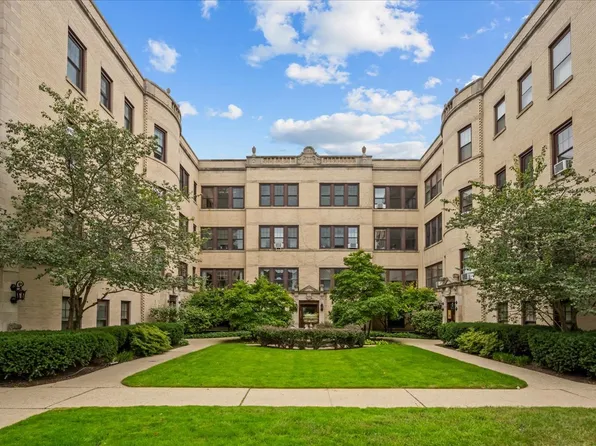 906 Greenwood St #3E, Evanston, IL 60201