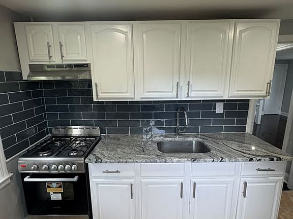 3rd image of 471 Tremont Ave APT 11S