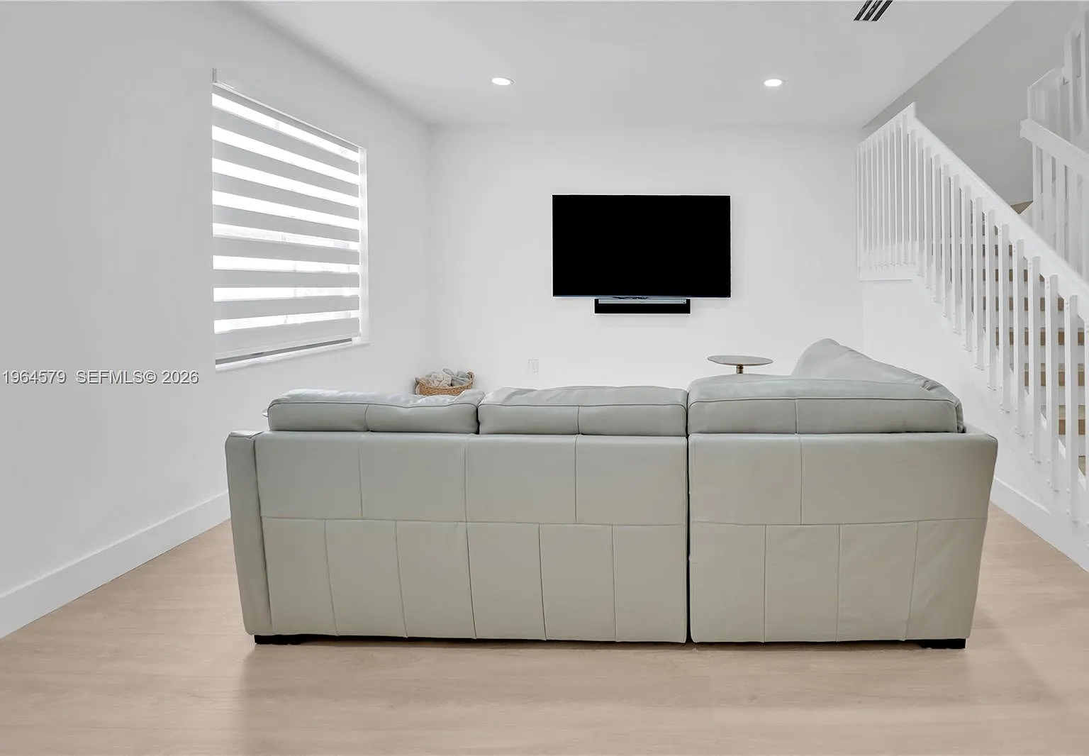 3 bed, 2.5 bath, 1612 sqft, $3,300 — Photo 4