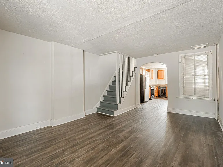 521 Maple Ave — Photo 4